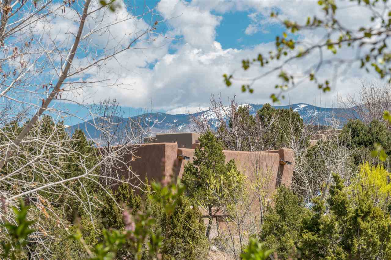 Robert Dunn Real Estate in Santa Fe featuring Quail Run Bob Dunn